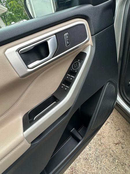 2022 Ford Explorer XLT - Photo 15