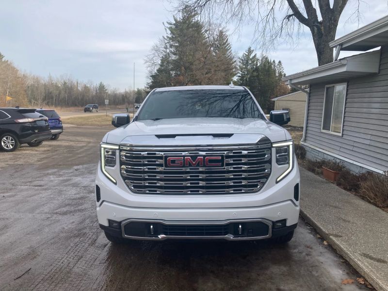 2023 GMC Sierra 1500 Denali - Image 3