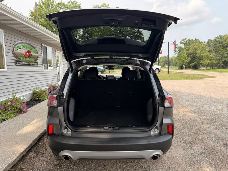Photo 5 of 2022 Ford Escape SE
