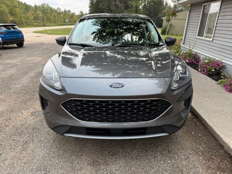Photo 3 of 2022 Ford Escape SE