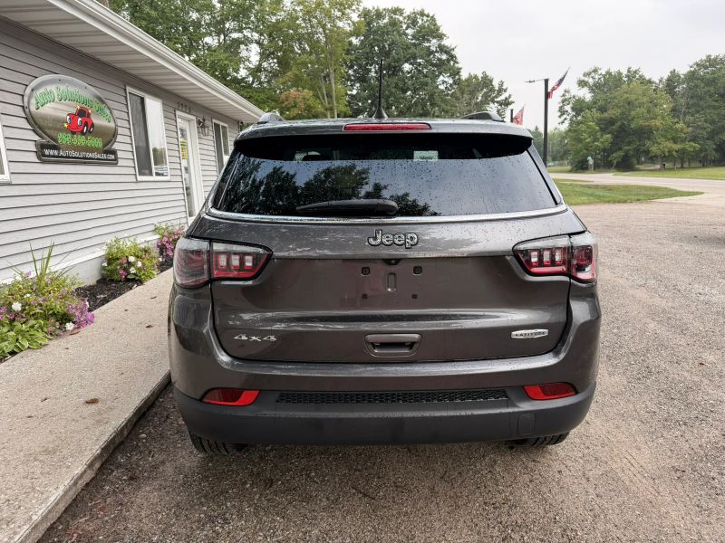 2022 Jeep Compass Latitude - Image 4