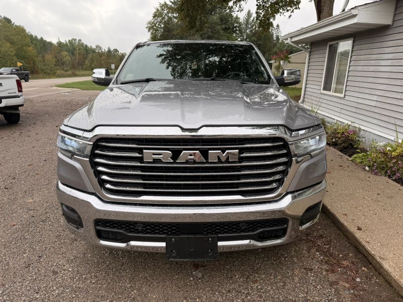 2025 Ram 1500 Laramie - Image 3