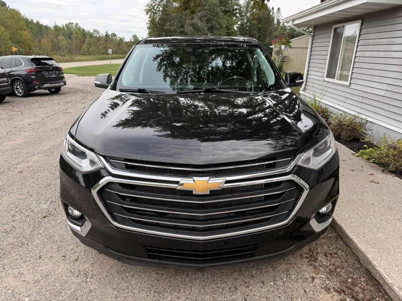 2021 Chevrolet Traverse LT Sport Utility 4D - Image 3