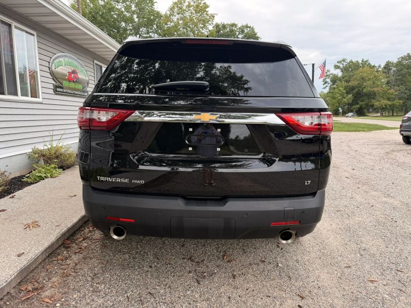 2021 Chevrolet Traverse LT Sport Utility 4D - Image 4
