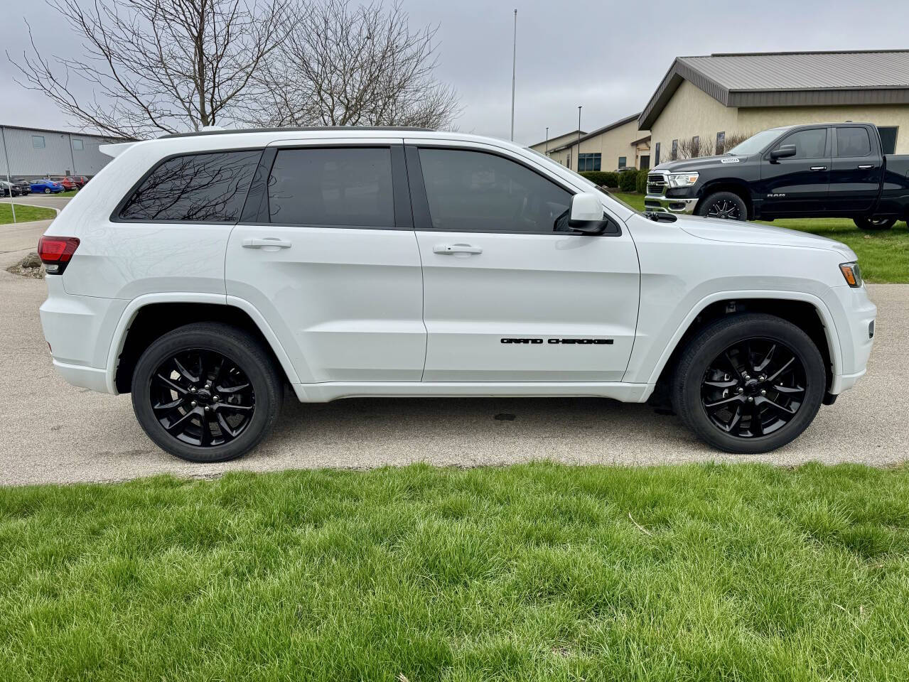 2021 Jeep Grand Cherokee Laredo X - Image 5