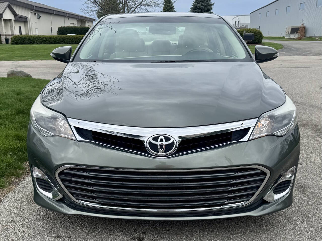 2013 Toyota Avalon XLE Premium - Image 2