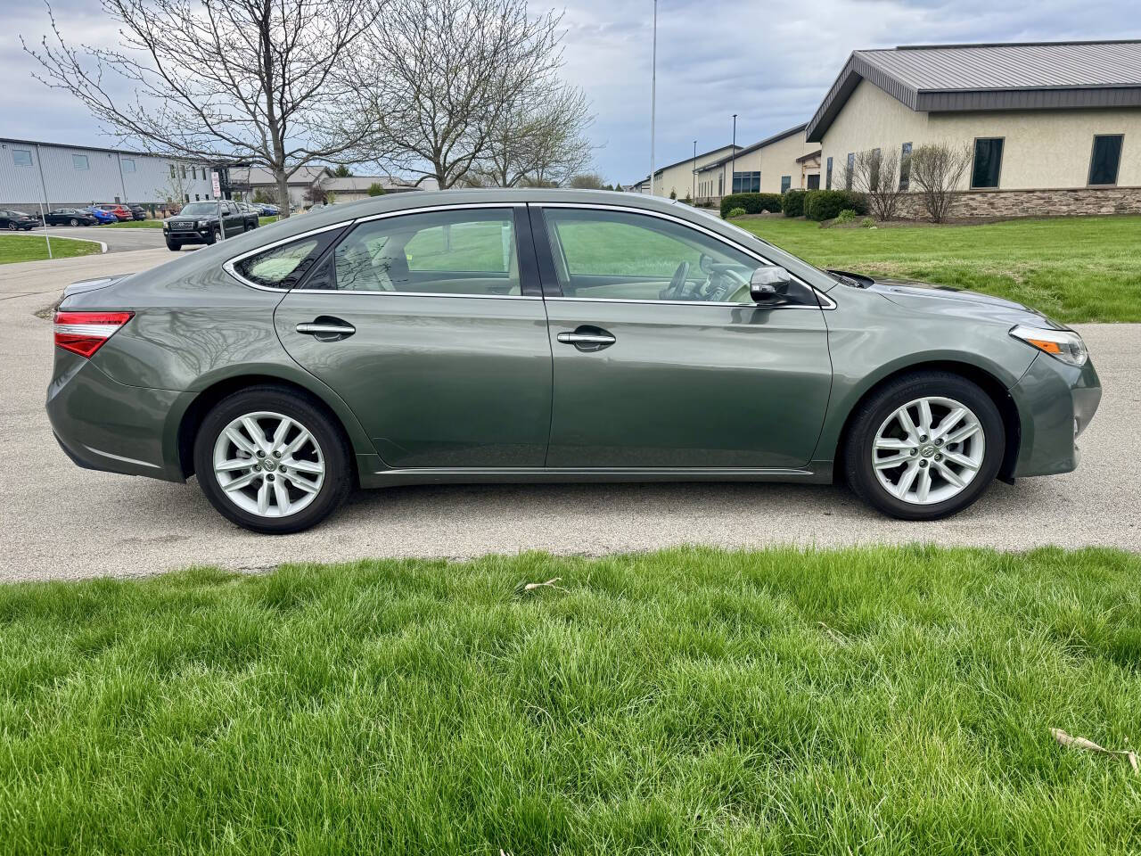 2013 Toyota Avalon XLE Premium - Image 5