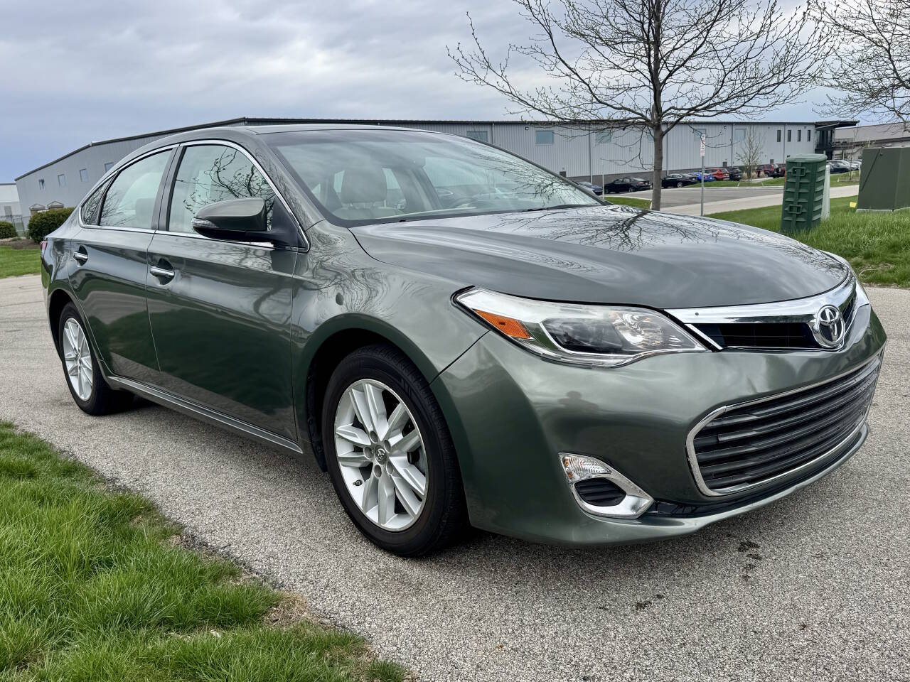 2013 Toyota Avalon XLE Premium - Image 4