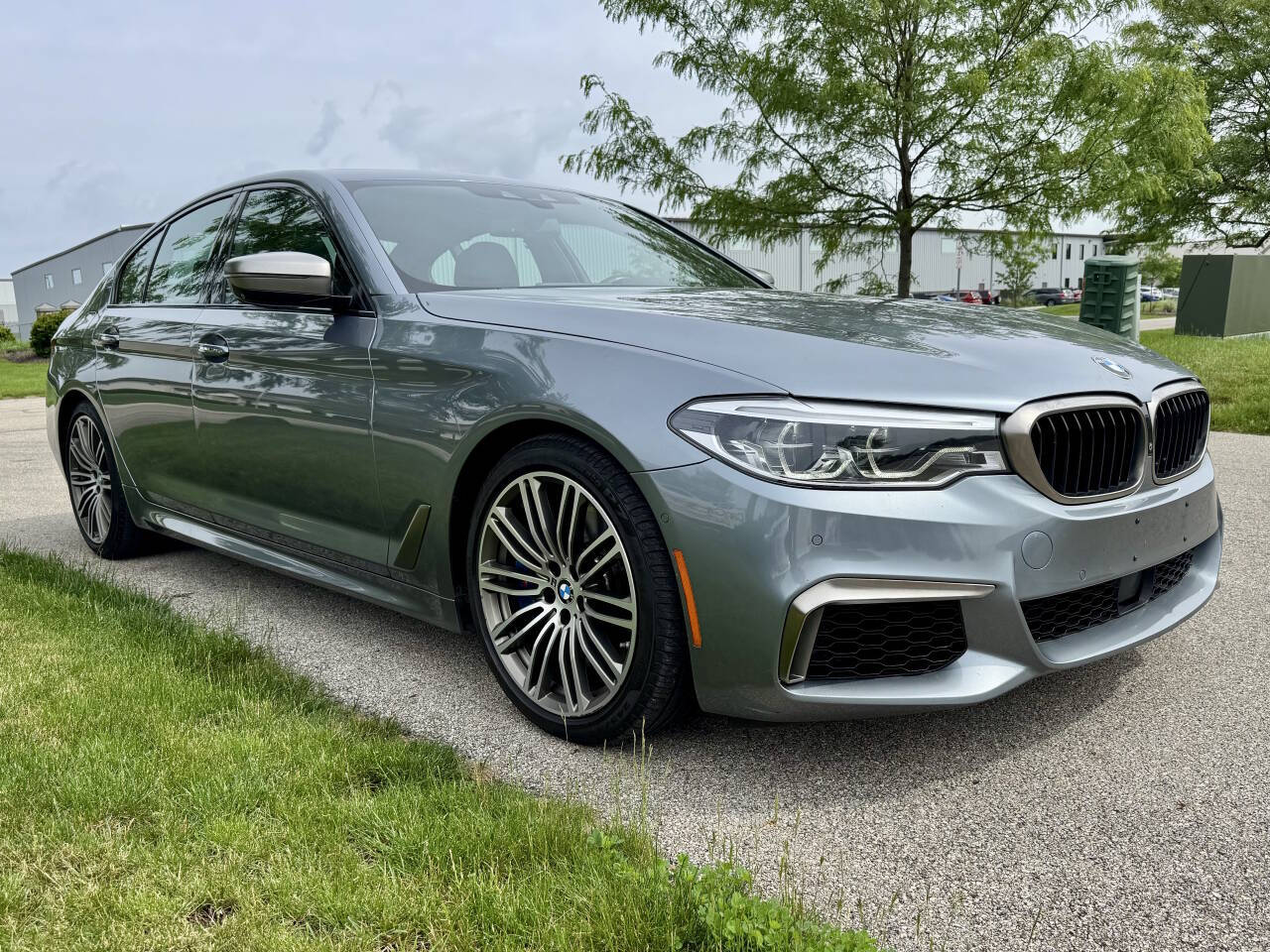 Photo 4 of 2018 BMW 5 Series M550i xDrive