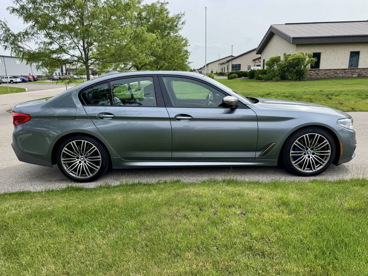 Photo 5 of 2018 BMW 5 Series M550i xDrive