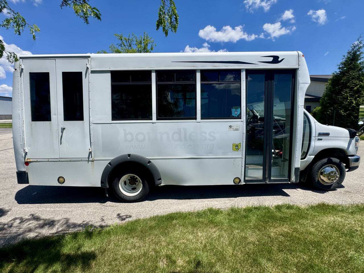 Photo 4 of 2016 Ford E-Series E-350 SD