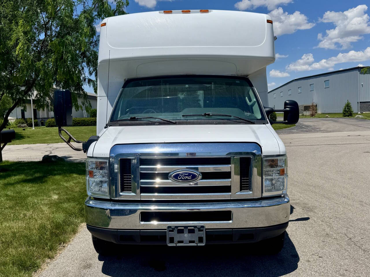 Photo 2 of 2016 Ford E-Series E-350 SD