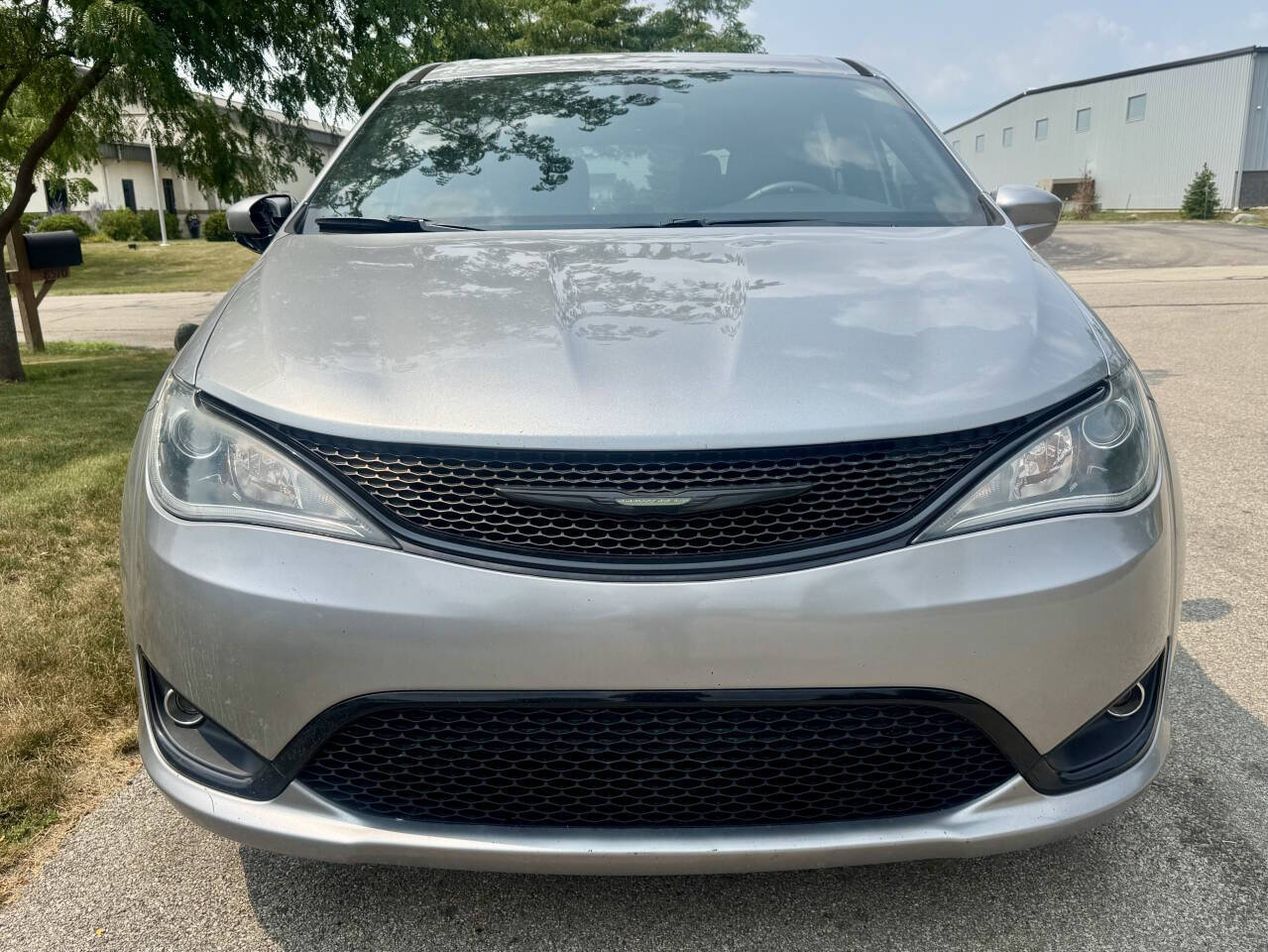 Photo 3 of 2018 Chrysler Pacifica Touring Plus