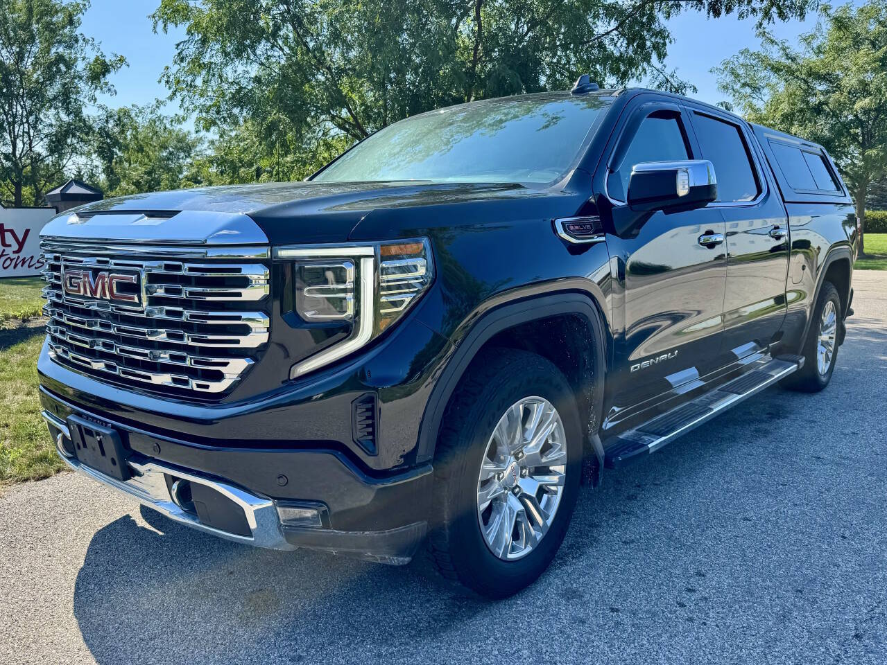 Photo 2 of 2023 GMC Sierra 1500 Denali