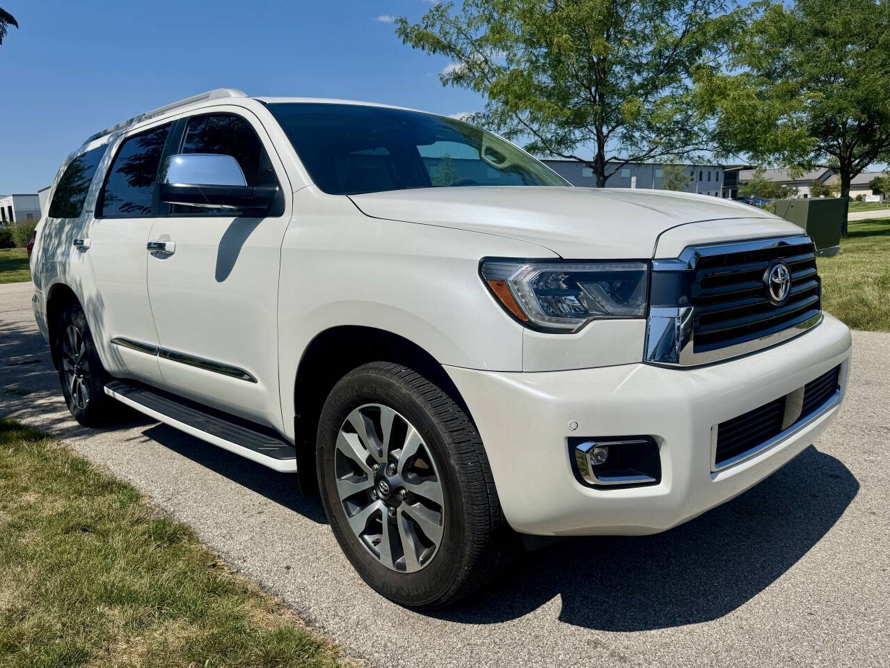 Photo 4 of 2021 Toyota Sequoia Limited