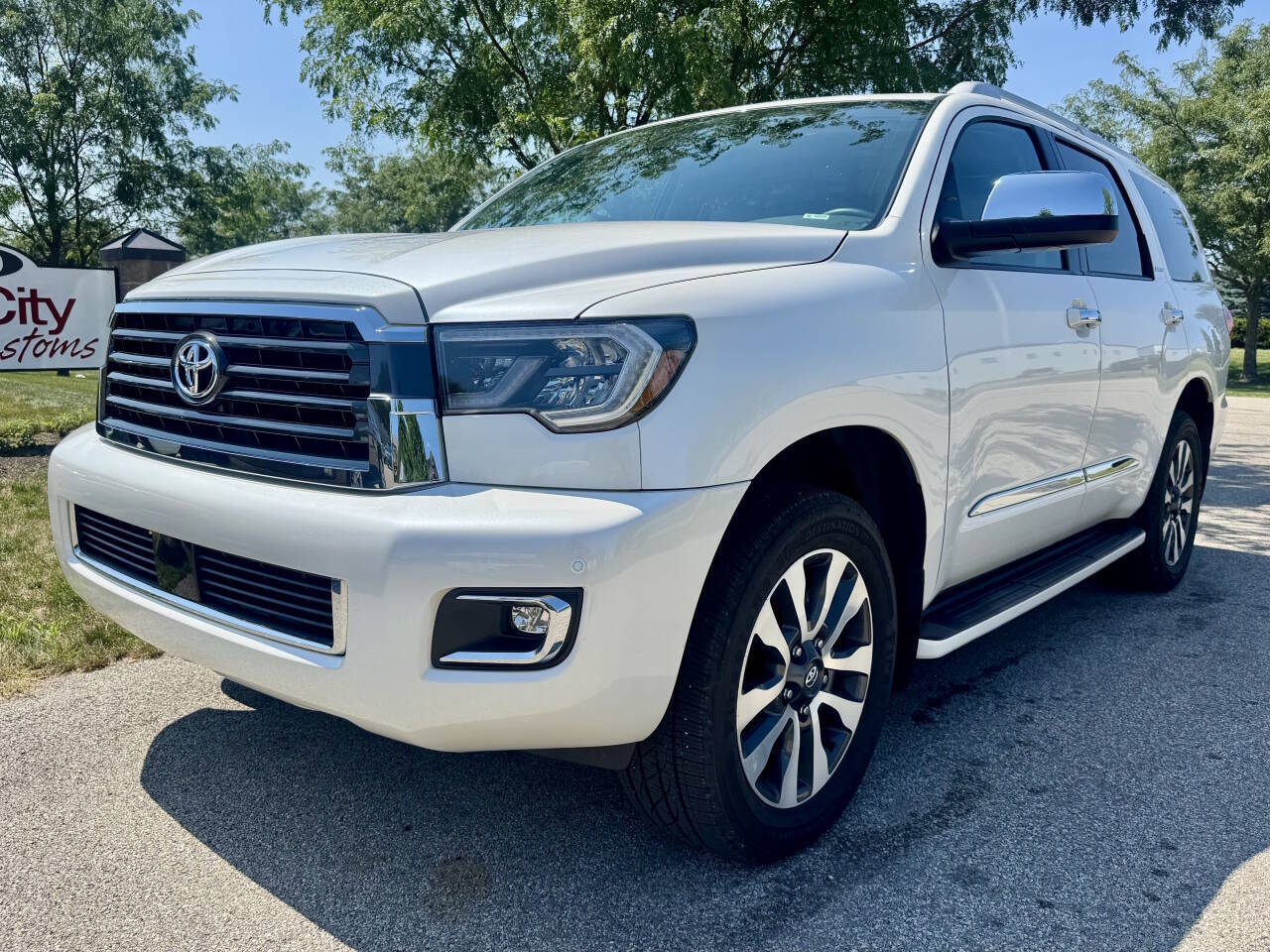 Photo 2 of 2021 Toyota Sequoia Limited