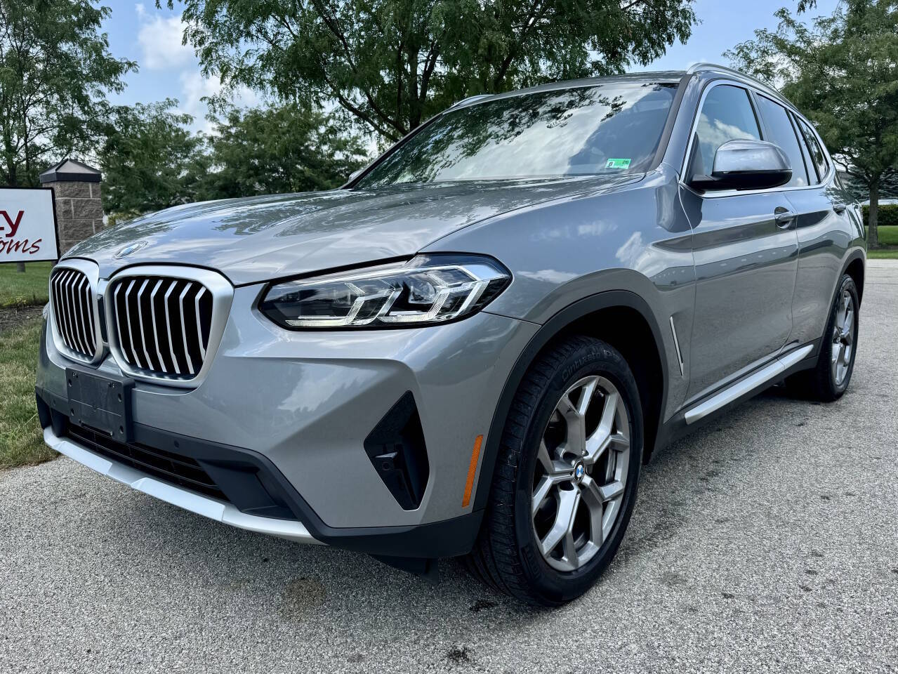 Photo 2 of 2024 BMW X3 xDrive30i