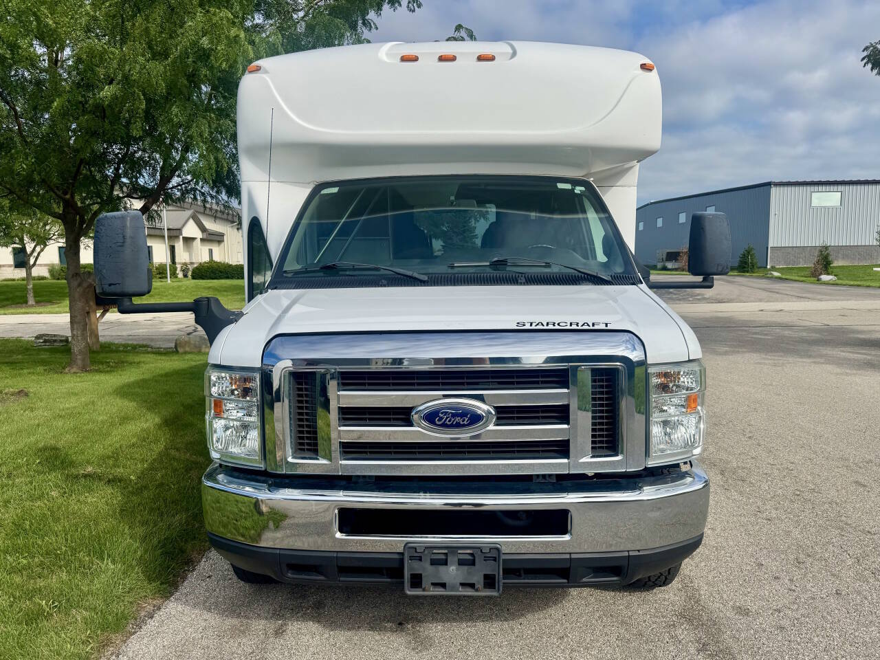 2017 Ford E-Series E-350 SD - Image 3
