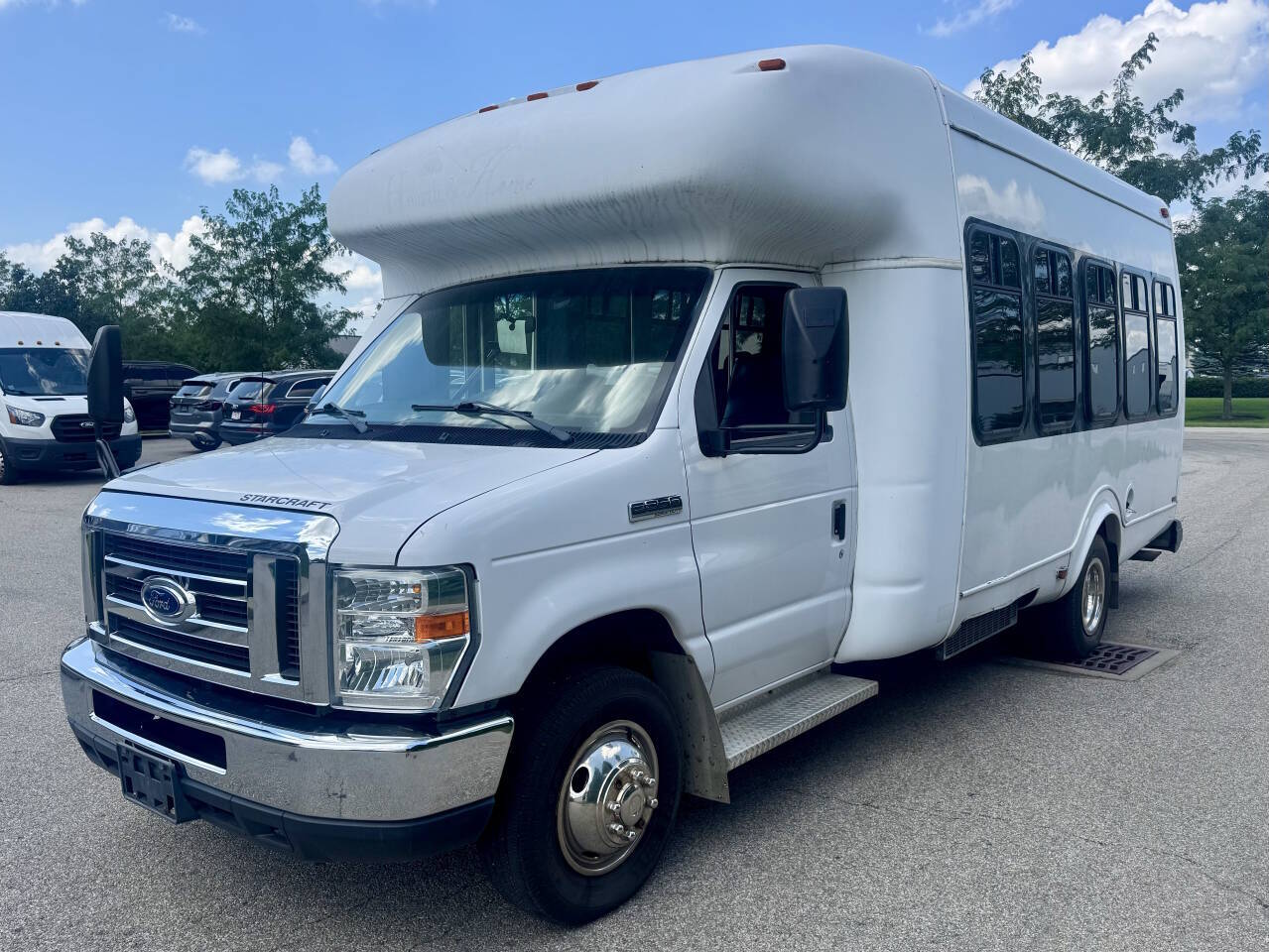 2009 Ford E-Series E-350 SD - Image 2