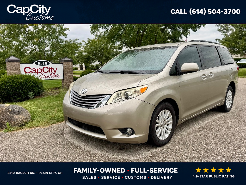 2015 Toyota Sienna - Main Image