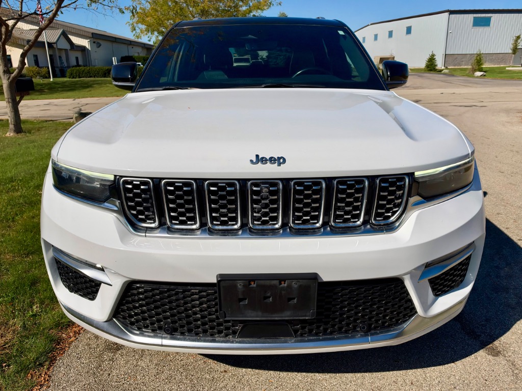 2023 Jeep Grand Cherokee Summit - Image 3