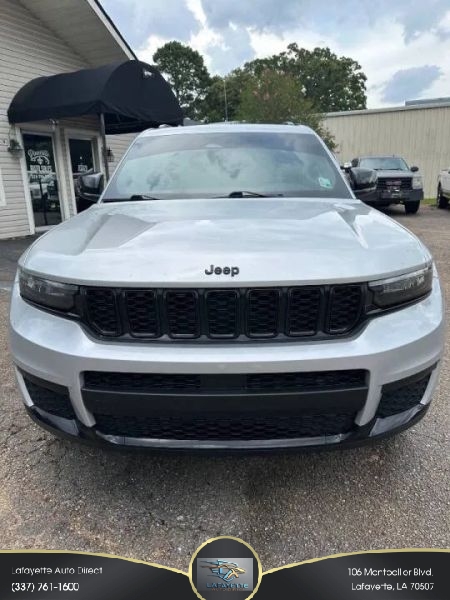 Photo 2 of 2021 Jeep Grand Cherokee L Altitude