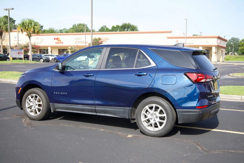 2022 Chevrolet Equinox LT - Image 3