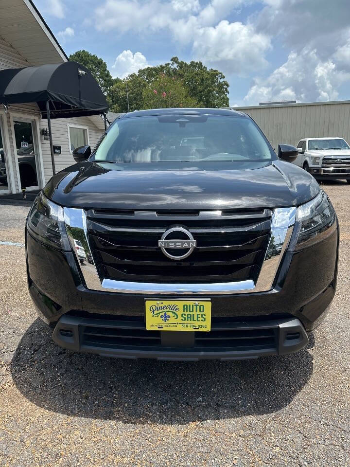 2025 Nissan Pathfinder SV - Image 2