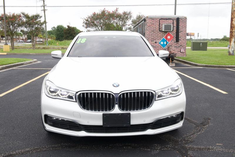 2018 BMW 7 Series 750i - Image 3
