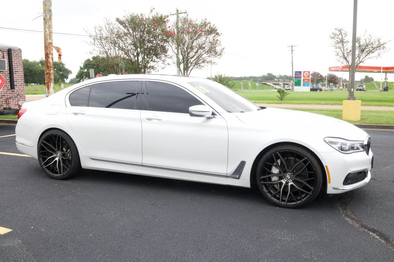 2018 BMW 7 Series 750i - Image 4