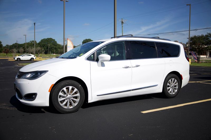 2018 Chrysler Pacifica Touring L - Main Image