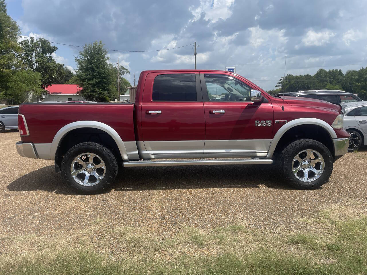 2015 Ram 1500 Laramie - Image 4