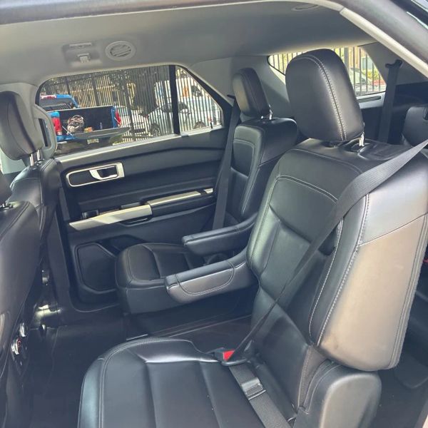 2022 Ford Explorer XLT - Image 2