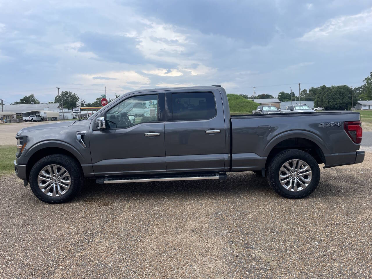 2024 Ford F-150 XLT - Image 2