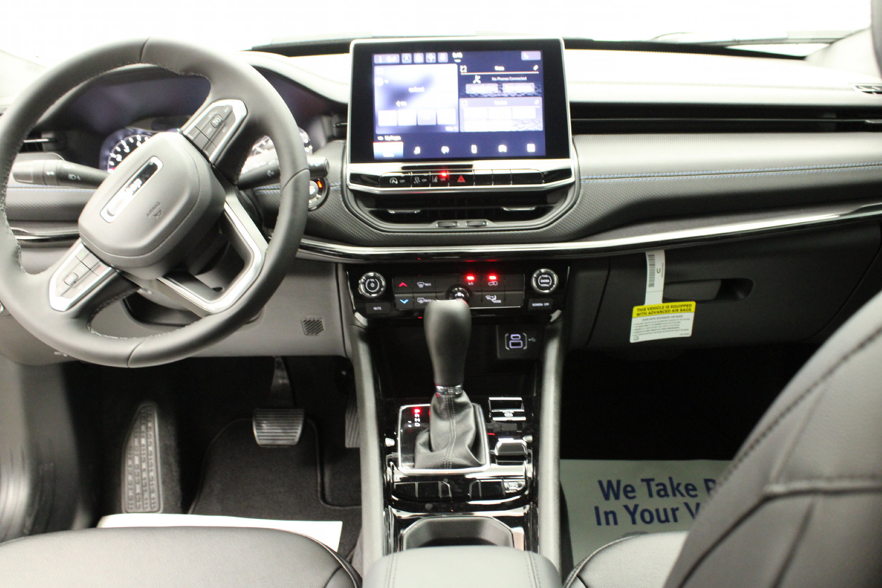 2025 Jeep Compass Latitude - Image 2