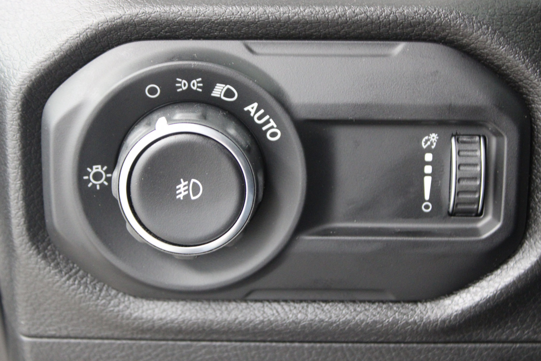 2026 Jeep Wrangler Sport - Image 5