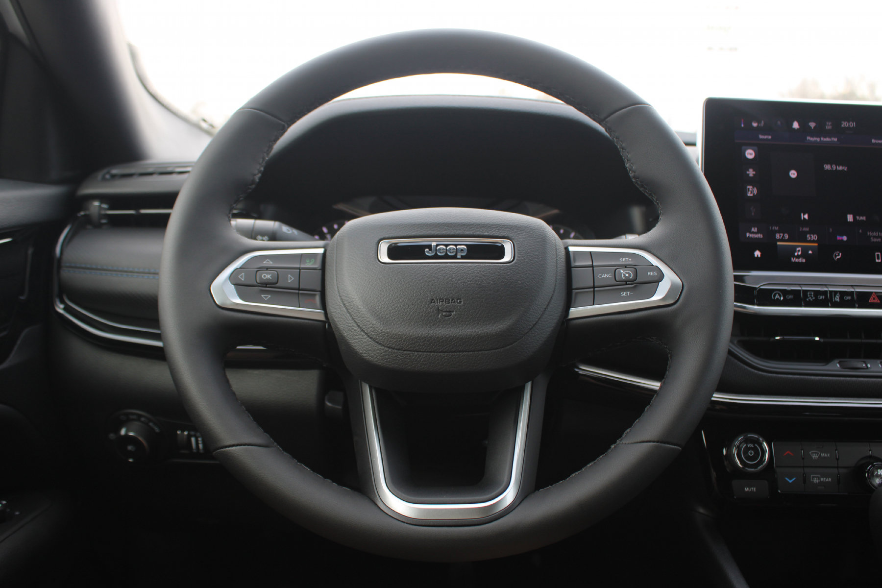 2026 Jeep Compass Latitude - Image 5