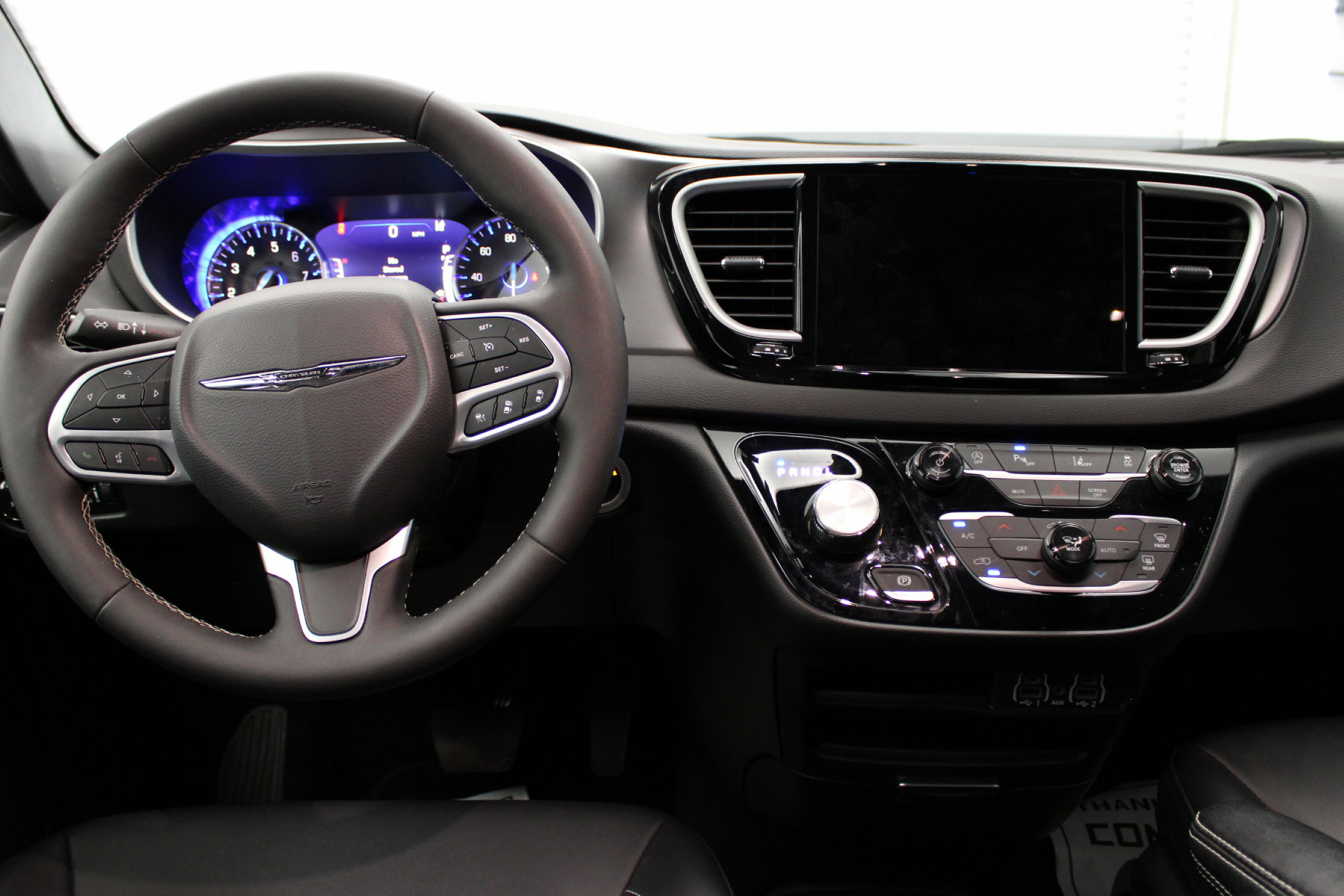 2025 Chrysler Pacifica Select - Image 2