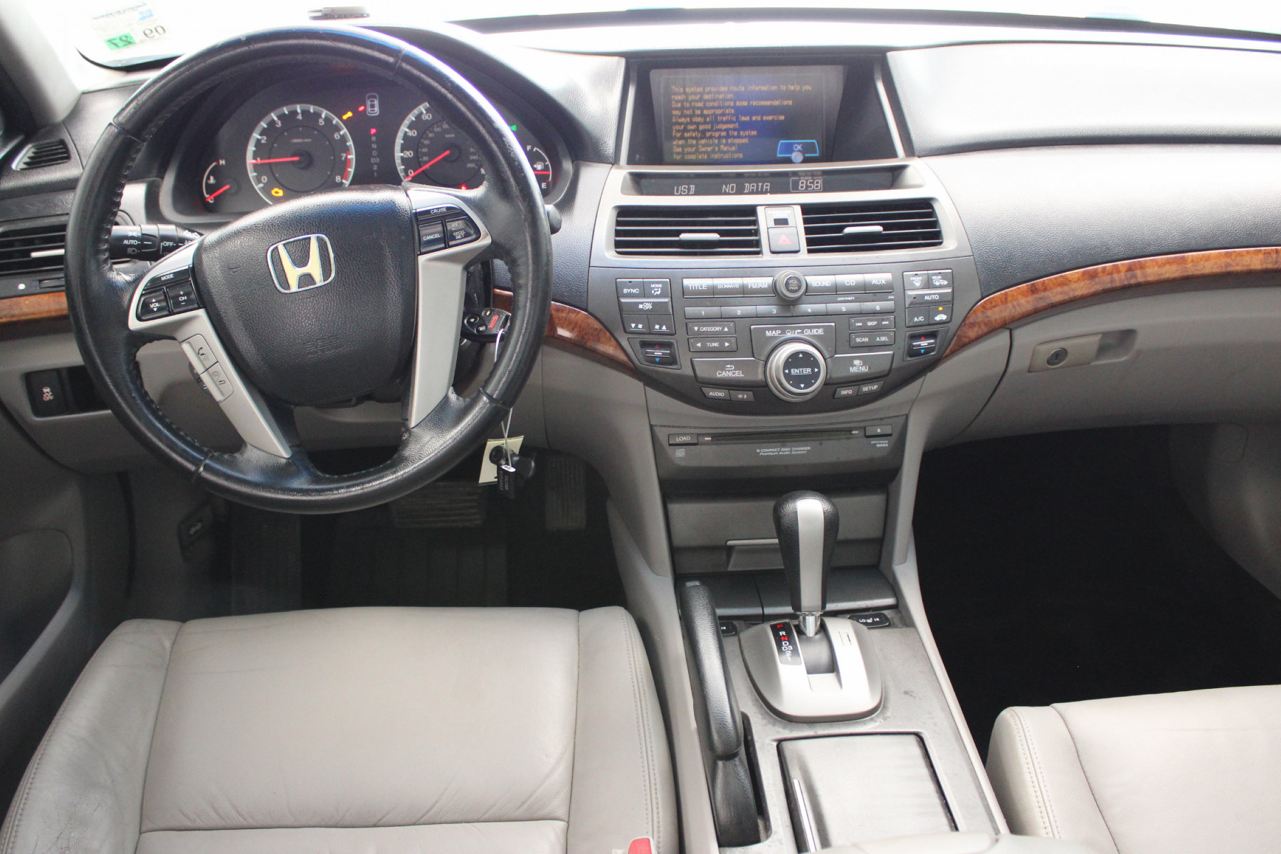 2011 Honda Accord 3.5 EX-L 4dr V6 Auto - Image 2
