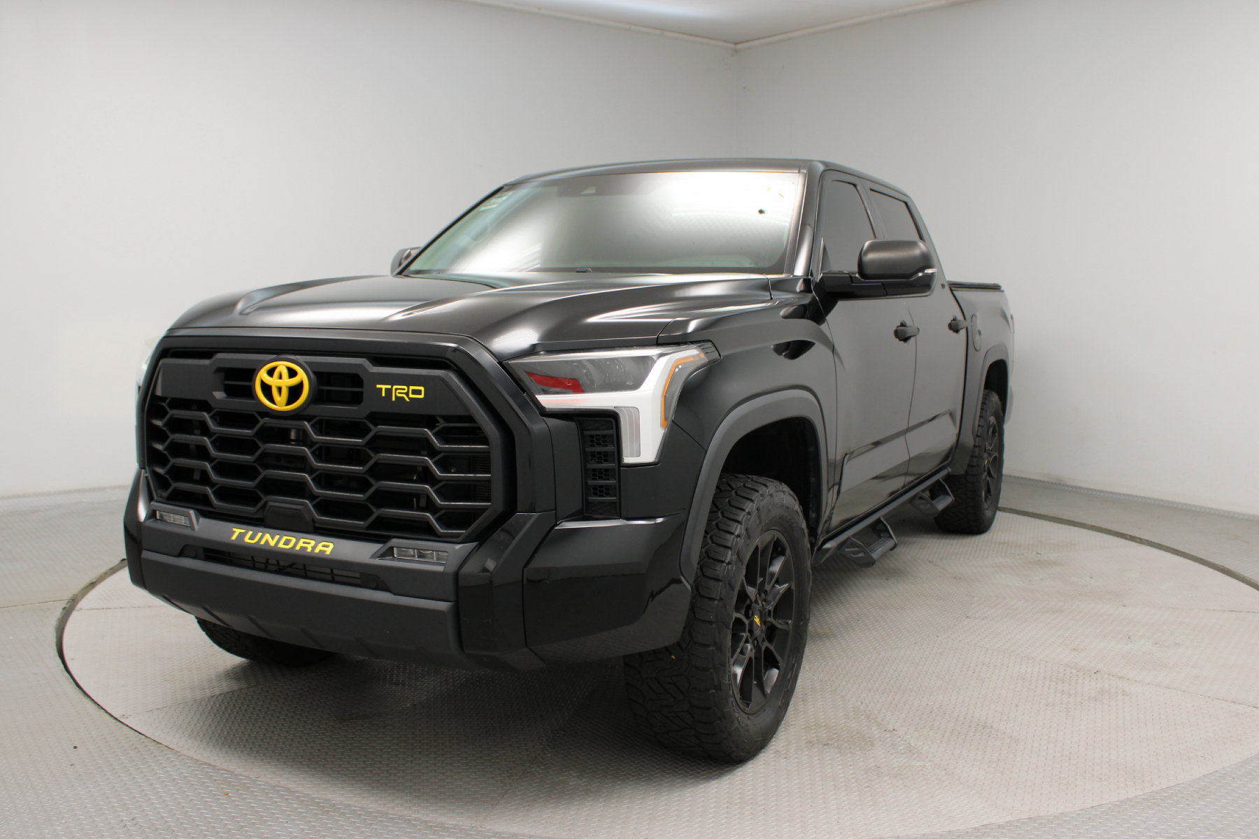 2022 Toyota Tundra SR5 - Image 3