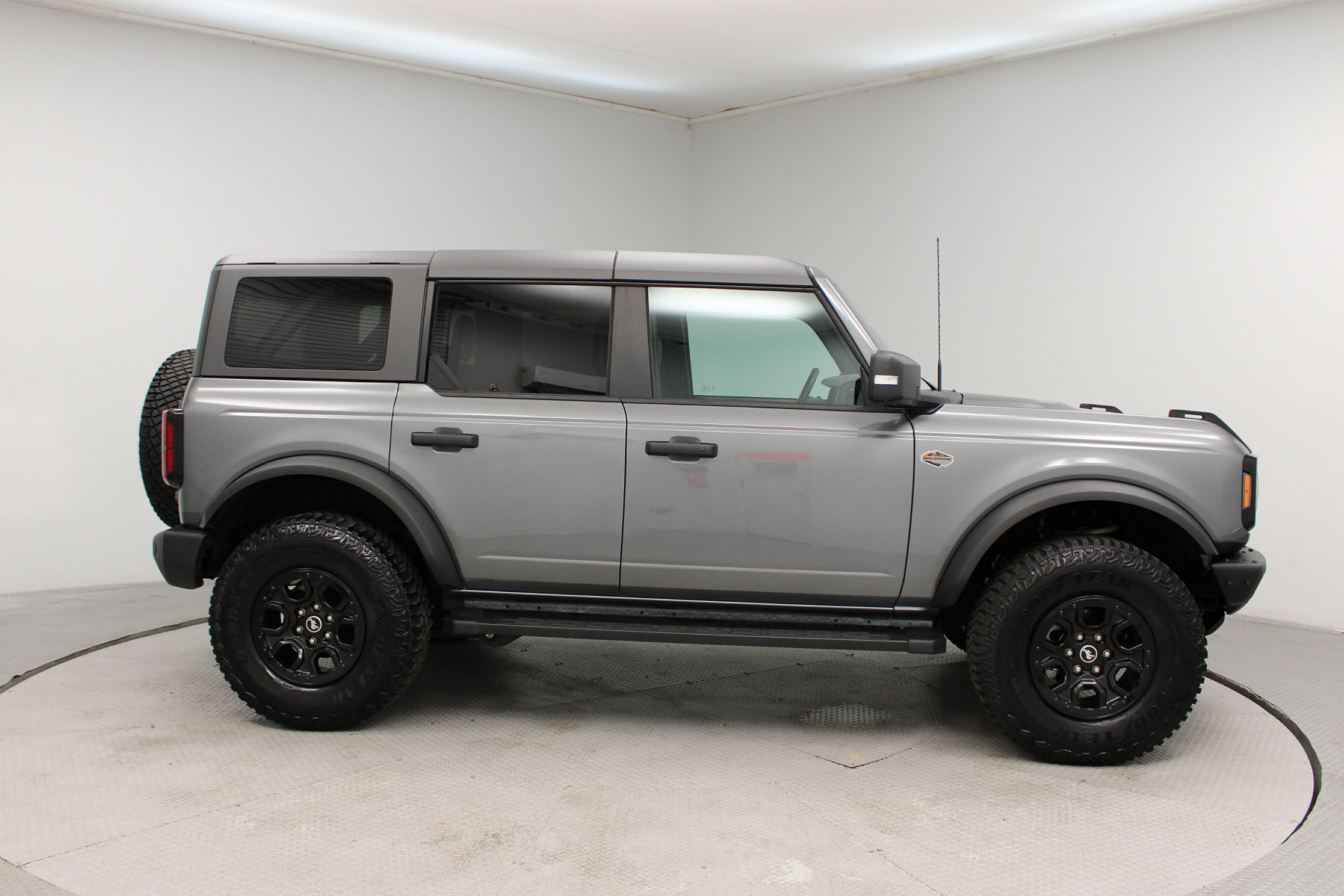 2024 Ford Bronco Wildtrak - Image 3