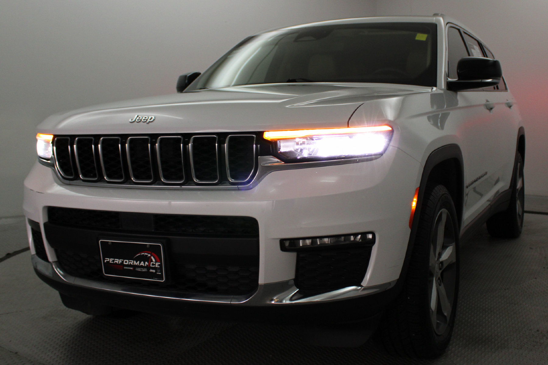 2022 Jeep Grand Cherokee L Limited - Image 3