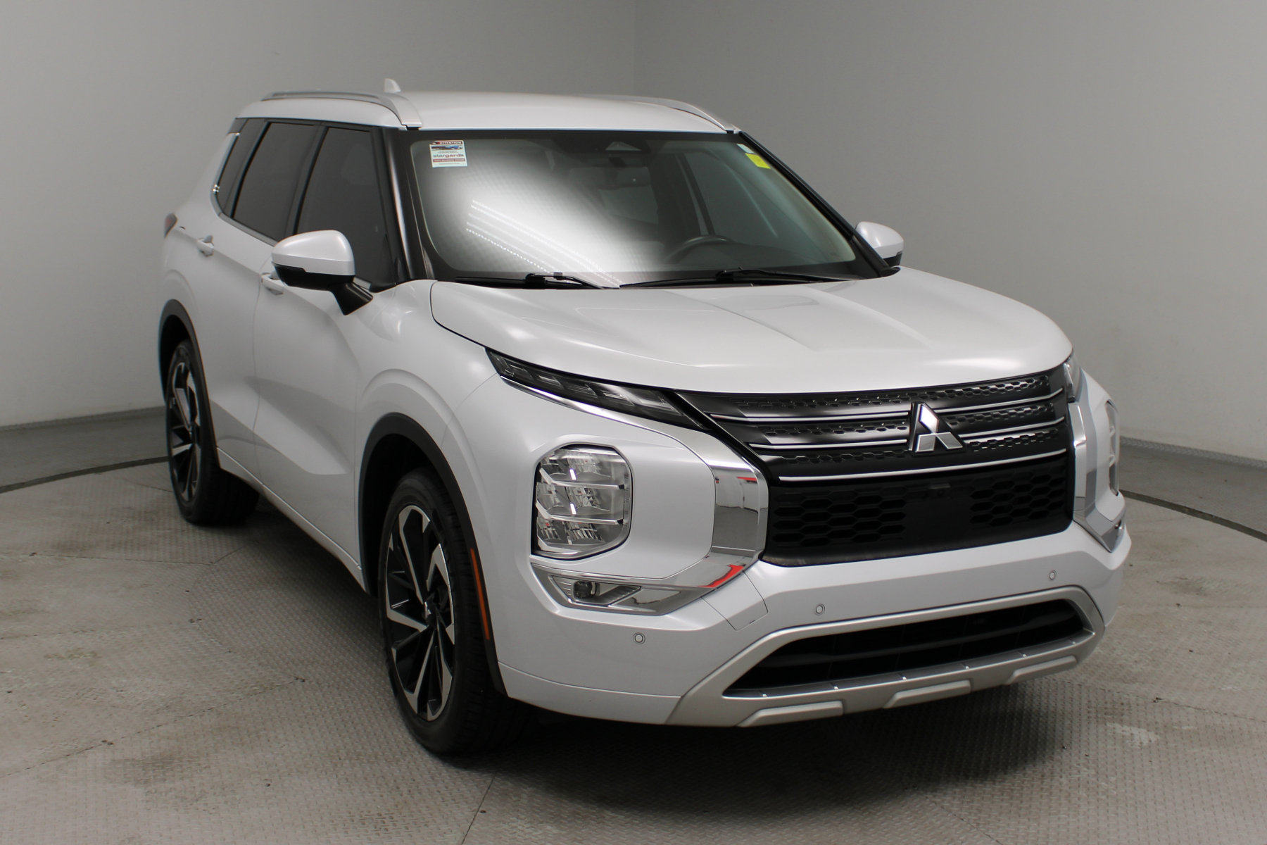 2023 Mitsubishi Outlander SEL - Main Image