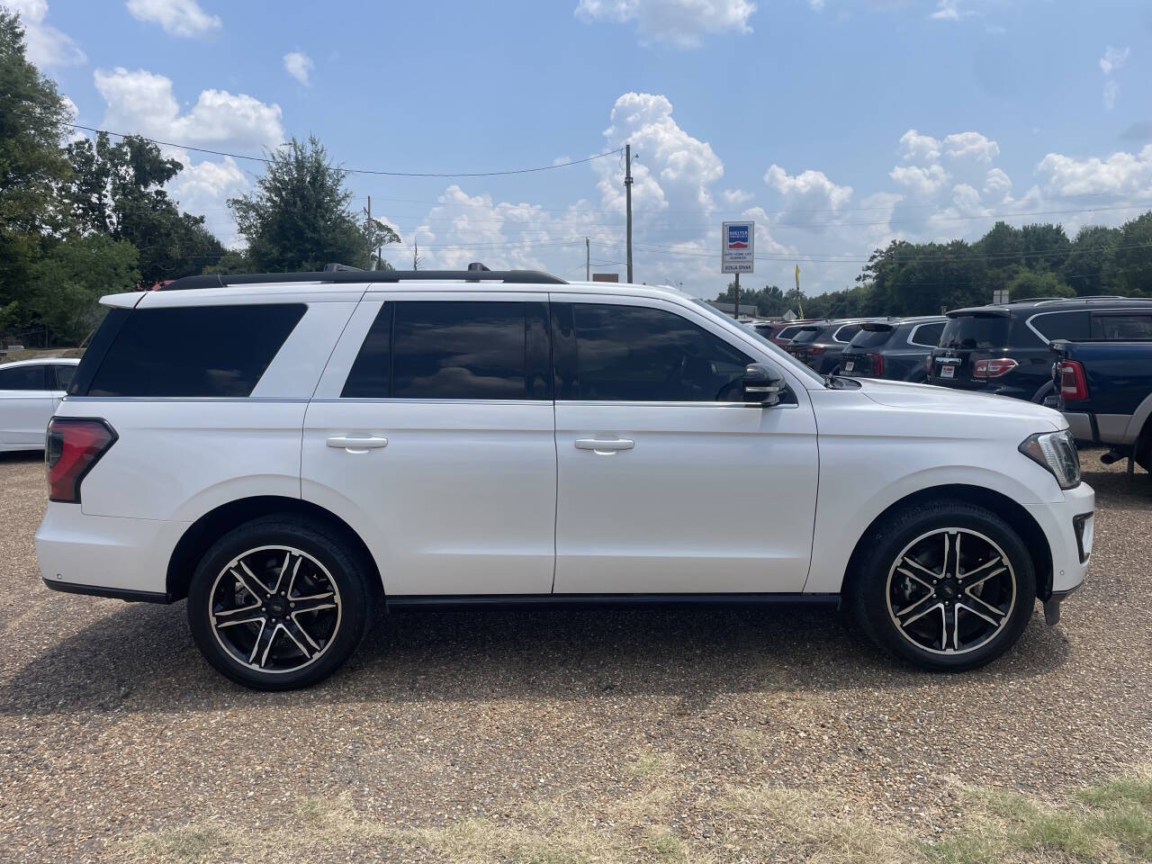2019 Ford Expedition Limited - Image 4