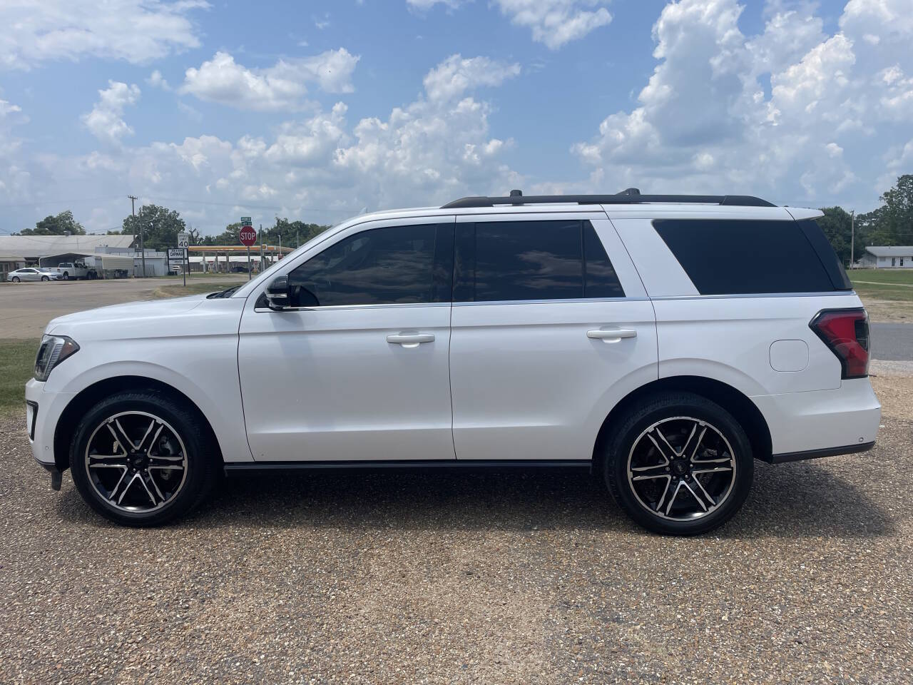 2019 Ford Expedition Limited - Image 2