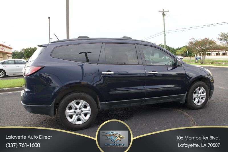 2017 Chevrolet Traverse LS - Image 5