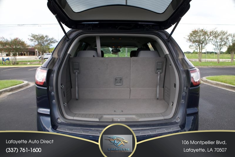 2017 Chevrolet Traverse LS - Image 4