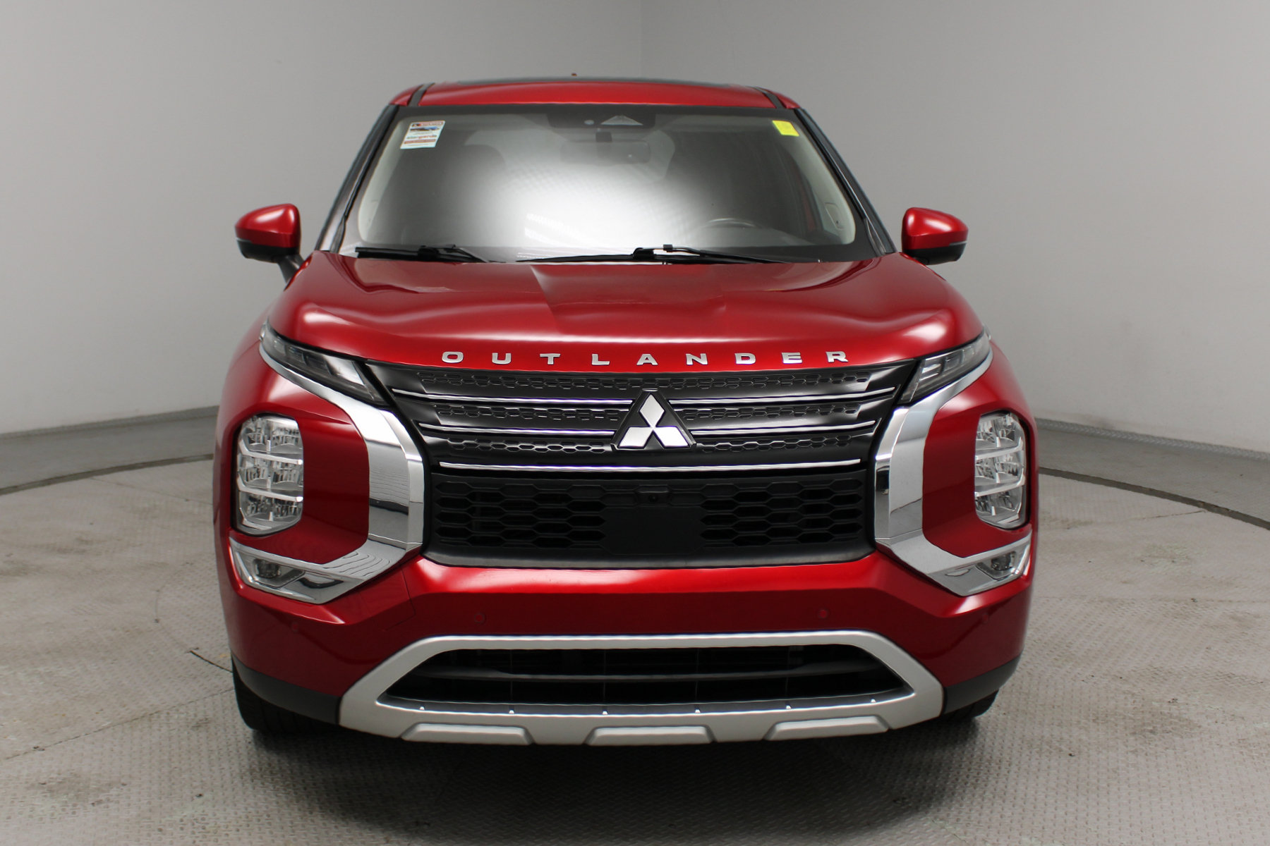 2024 Mitsubishi Outlander SE - Image 2