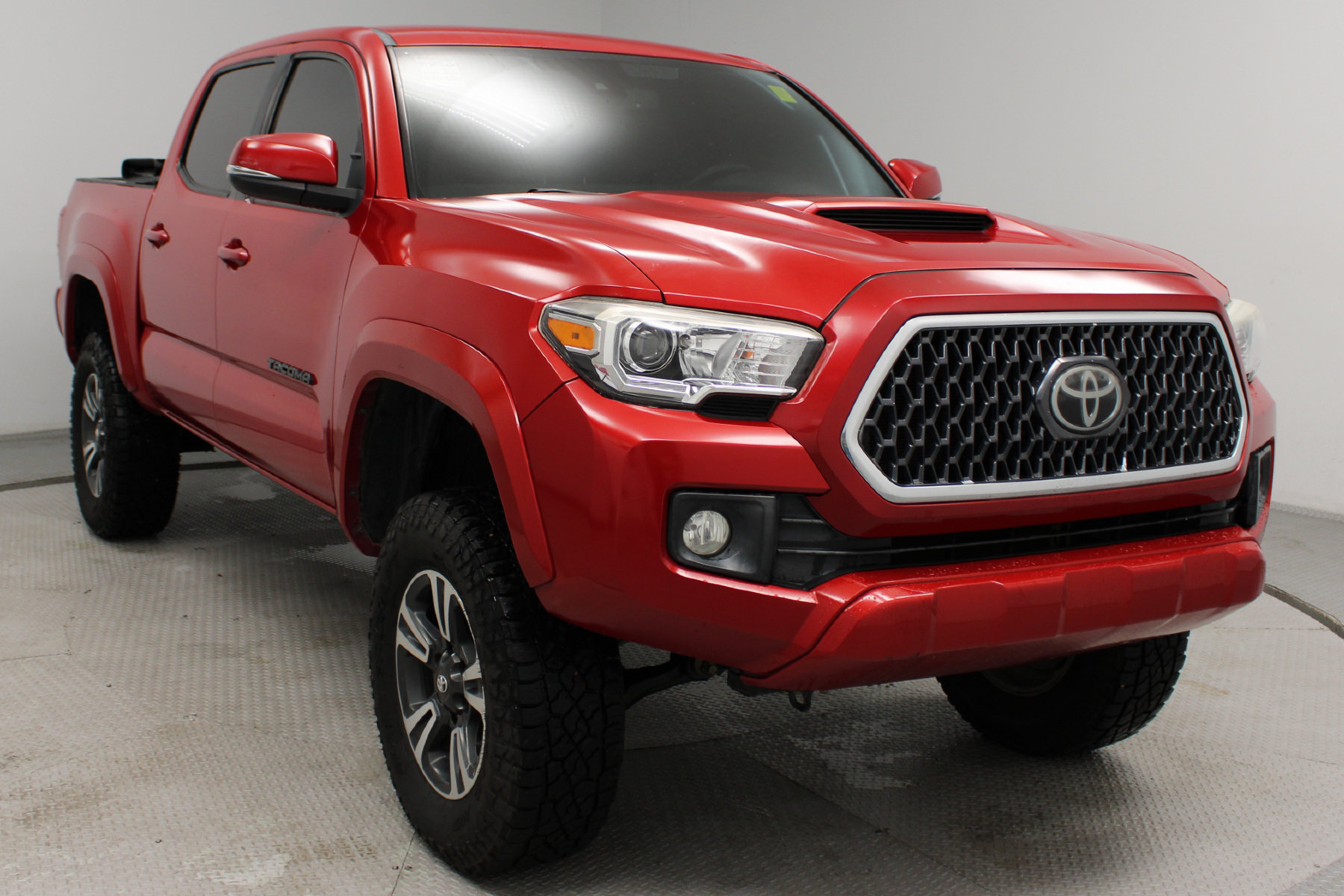 Photo 2 of 2018 Toyota Tacoma TRD Sport
