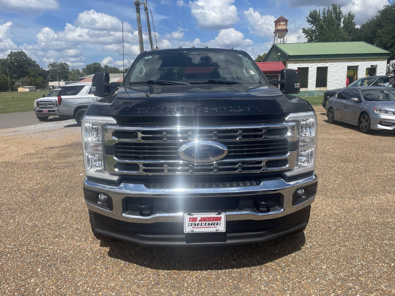 2024 Ford F-350 Super Duty XLT - Image 3